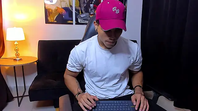 Dustyn Michelle1 online show from 02-05-26, 06:34