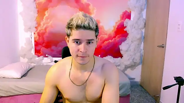 Snapshot of RayanLynxx chatting on 12-15-25, 07:18 RayanLynxx online show from 12-15-25, 07:18