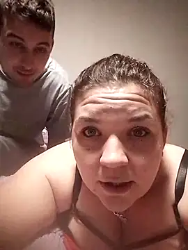 Snapshot of pschlueter07 chatting on 12-18-25, 12:27 pschlueter07 online show from 12-18-25, 12:27