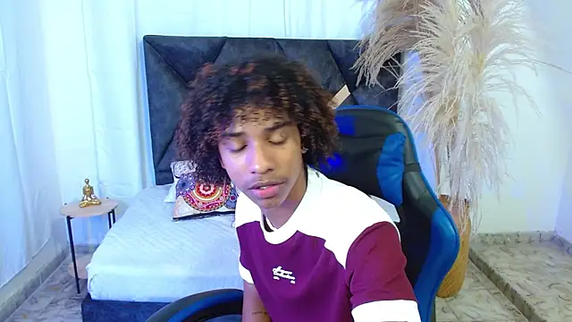 angelll18  online show from 02-14-26, 08:49