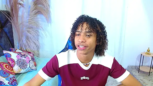 angelll18  online show from 04-25-26, 08:39