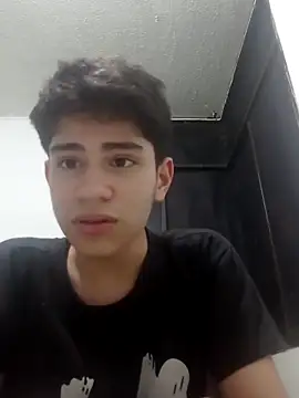 Snapshot of Sink198 chatting on 12-18-25, 05:02 Sink198 online show from 12-18-25, 05:02