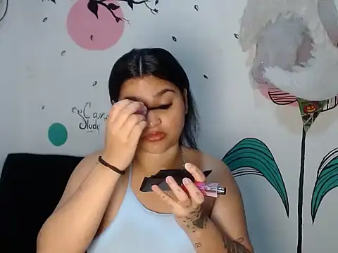 Snapshot of loveShae__ chatting on 12-14-25, 03:34 loveShae online show from 12-14-25, 03:34