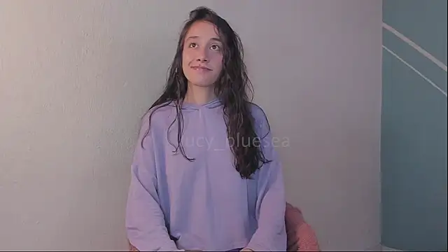 Lucy-Bluesea online show from 04-24-26, 03:25