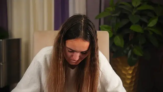 Snapshot of ReathaRagone chatting on 12-16-25, 04:17 ReathaRagone online show from 12-16-25, 04:17