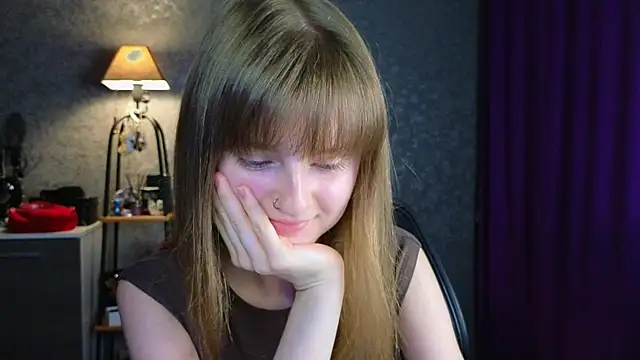 Snapshot of Miss_Alisa_ chatting on 06-14-26, 06:54 Miss Alisa online show from 06-14-26, 06:54