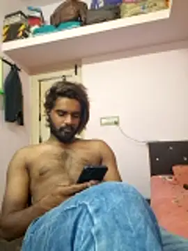 suhxil79 online show from 05-03-26, 09:48