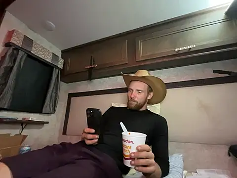 SparkledExtern online show from 02-06-26, 03:22