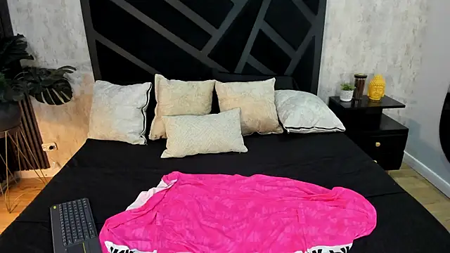 Snapshot of Alanis_Garnier_ chatting on 07-23-26, 12:58 Alanis Garnier online show from 07-23-26, 12:58