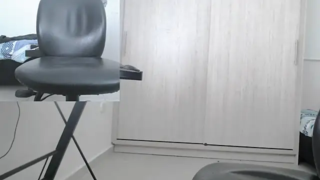 mateoconde00 online show from 04-26-26, 01:58