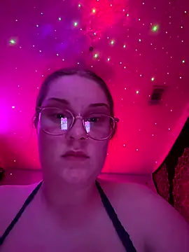 Snapshot of Paige-124 chatting on 12-16-25, 08:08 Paige-124 online show from 12-16-25, 08:08