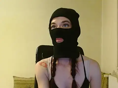 Snapshot of ntrlbdyy chatting on 12-16-25, 10:04 ntrlbdyy online show from 12-16-25, 10:04