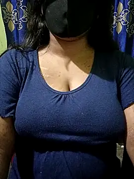 Queen-Tisha-Moni online show from 12-15-25, 04:11