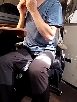 Quebec46 online show from 04-23-26, 01:24