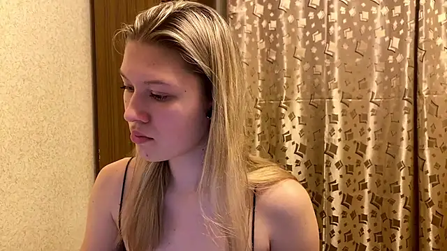 SkyeDavis online show from 12-22-25, 07:00