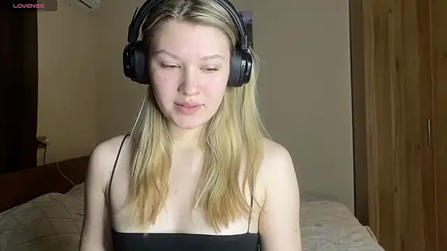 SkyeDavis online show from 02-05-26, 08:57