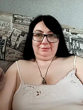 Snapshot of MariSwan222 chatting on 05-17-26, 06:33 MariSwan222 online show from 05-17-26, 06:33