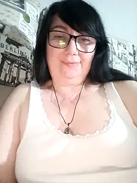 Snapshot of MariSwan222 chatting on 05-18-26, 08:14 MariSwan222 online show from 05-18-26, 08:14