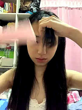 Snapshot of hanhan-oooooo chatting on 12-16-25, 04:23 hanhan-oooooo online show from 12-16-25, 04:23