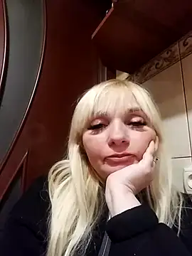 Snapshot of MirandaStar462 chatting on 12-20-25, 10:44 MirandaStar462 online show from 12-20-25, 10:44