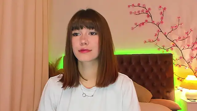 Snapshot of MilanaHotts chatting on 07-23-26, 05:38 MilanaHotts online show from 07-23-26, 05:38