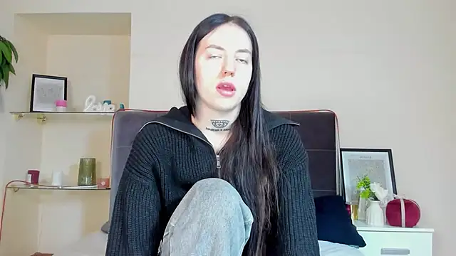 Snapshot of AdrianaCult chatting on 03-08-26, 06:17 AdrianaCult online show from 03-08-26, 06:17