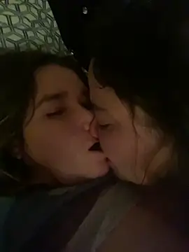 R-OMINALAPELIGROSA21 online show from 12-22-25, 05:21