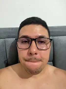 juanjr-1995- online show from 12-15-25, 03:33