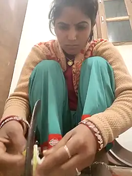 Lucky hote online show from 12-17-25, 01:00