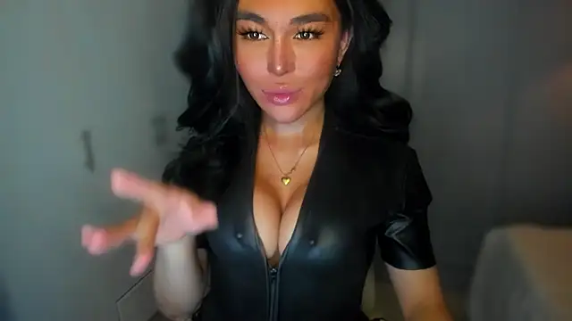 Snapshot of mxshemale_ladyboy chatting on 12-14-24, 01:39 mxshemale ladyboy online show from 12-14-24, 01:39