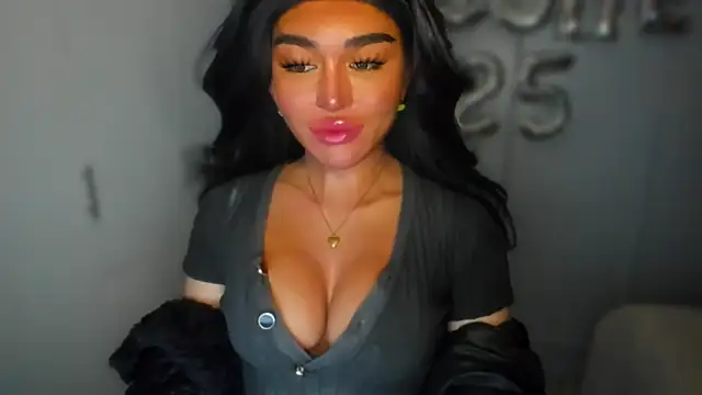 Snapshot of mxshemale_ladyboy chatting on 01-01-25, 05:44 mxshemale ladyboy online show from 01-01-25, 05:44