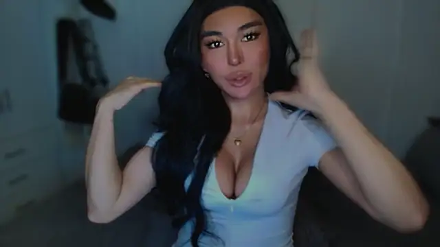 Snapshot of mxshemale_ladyboy chatting on 03-08-25, 12:00 mxshemale ladyboy online show from 03-08-25, 12:00