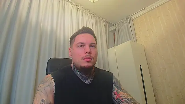 Snapshot of TroyStroud chatting on 12-16-25, 05:23 TroyStroud online show from 12-16-25, 05:23