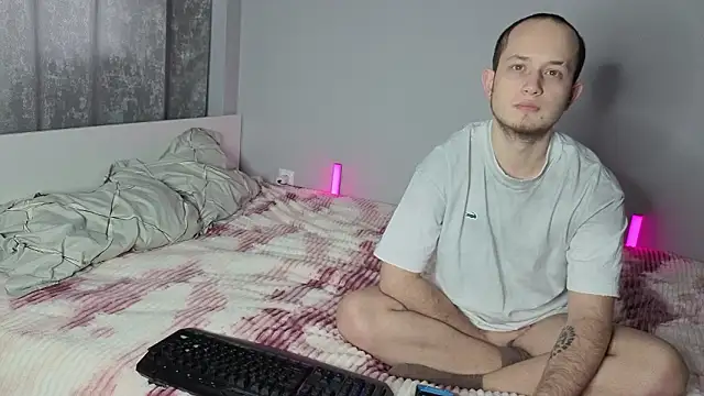 Pearl couple online show from 02-09-26, 09:02