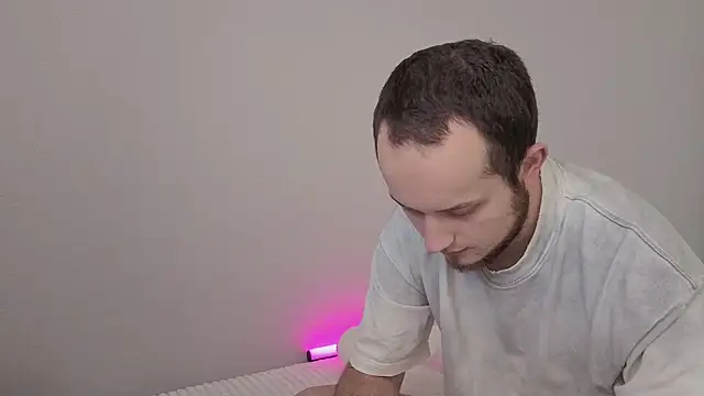 Pearl couple online show from 03-12-26, 09:04