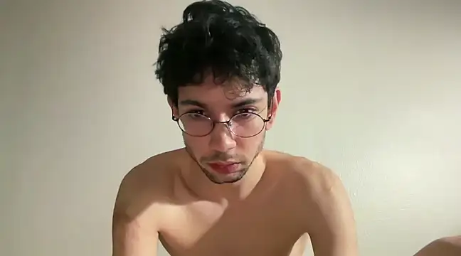 Snapshot of CologneAura chatting on 03-15-25, 01:19 CologneAura online show from 03-15-25, 01:19