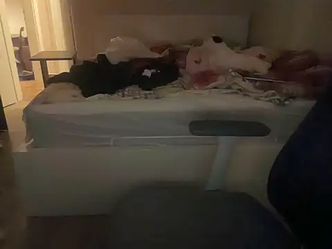 Snapshot of CologneAura chatting on 04-06-26, 11:27 CologneAura online show from 04-06-26, 11:27