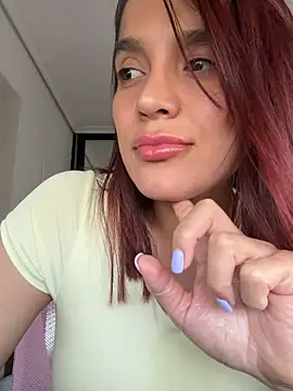 Snapshot of lara_beker chatting on 04-05-26, 05:43 lara beker online show from 04-05-26, 05:43
