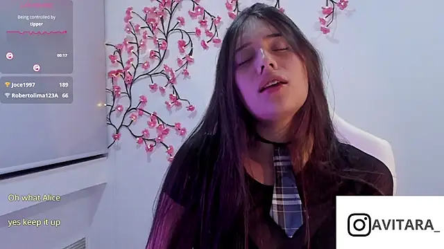 Snapshot of vanesita_ chatting on 05-15-26, 11:56 vanesita online show from 05-15-26, 11:56