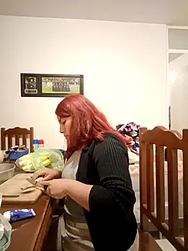 Snapshot of LUNARB23 chatting on 12-21-25, 06:20 LUNARB23 online show from 12-21-25, 06:20