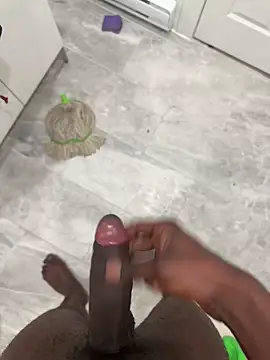 Sweetley online show from 04-24-26, 02:52