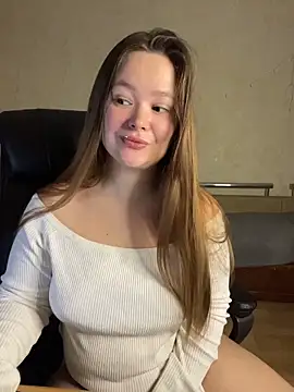 Snapshot of CaramelleSugarr chatting on 02-13-26, 07:43 CaramelleSugarr online show from 02-13-26, 07:43