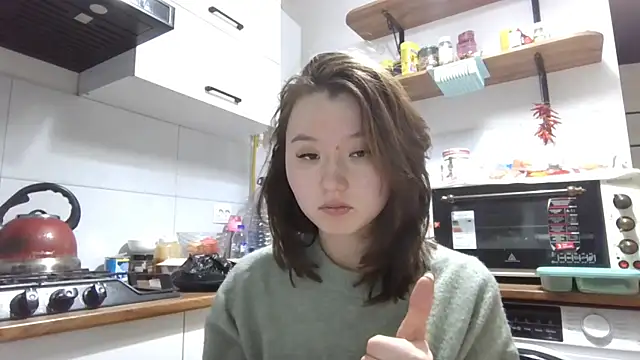 Snapshot of VelmaMaasch chatting on 12-16-25, 02:44 VelmaMaasch online show from 12-16-25, 02:44