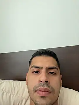 Snapshot of HotWhisper22 chatting on 12-19-25, 04:03 HotWhisper22 online show from 12-19-25, 04:03