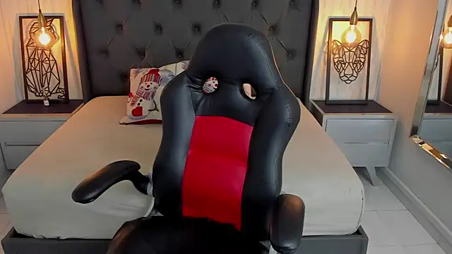 Snapshot of angelinemore chatting on 12-17-25, 08:04 angelinemore online show from 12-17-25, 08:04