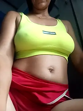 Snapshot of yorsia07 chatting on 12-17-25, 09:43 yorsia07 online show from 12-17-25, 09:43