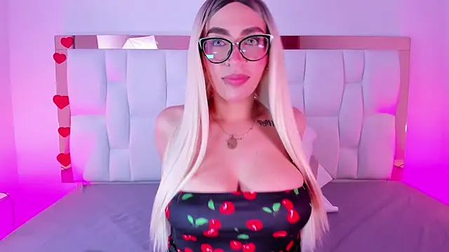 CamilleJuicy  online show from 04-08-26, 12:05