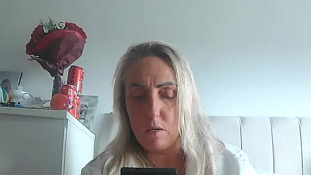 Snapshot of theblondecocklover chatting on 06-09-26, 03:23 theblondecocklover online show from 06-09-26, 03:23