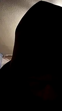 Snapshot of Sinuel chatting on 12-18-25, 02:56 Sinuel online show from 12-18-25, 02:56