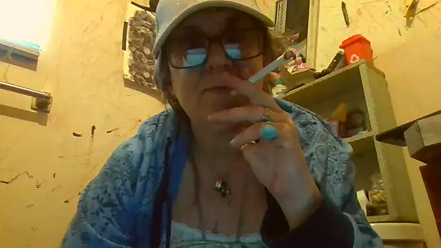 Snapshot of becky1111 chatting on 04-24-26, 12:46 becky1111 online show from 04-24-26, 12:46